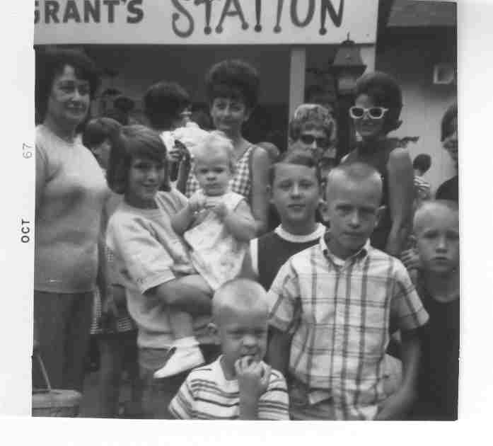 Tommy & Family - Grants Station